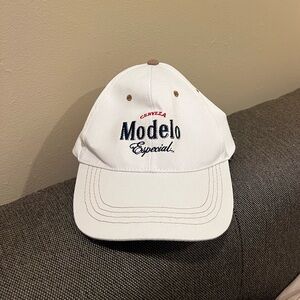 Modelo hat